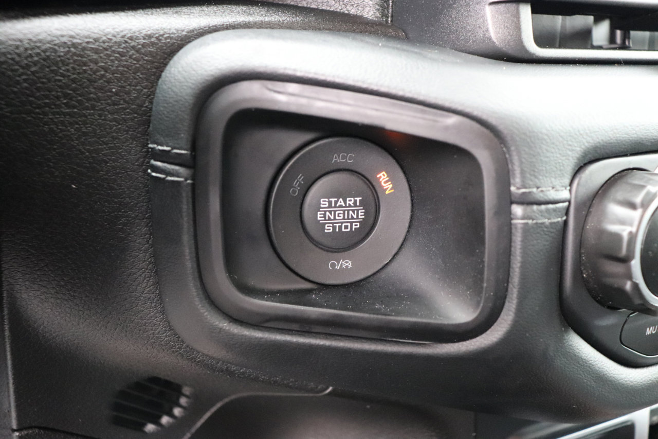 Used 2024 Jeep Wrangler Sahara image 41