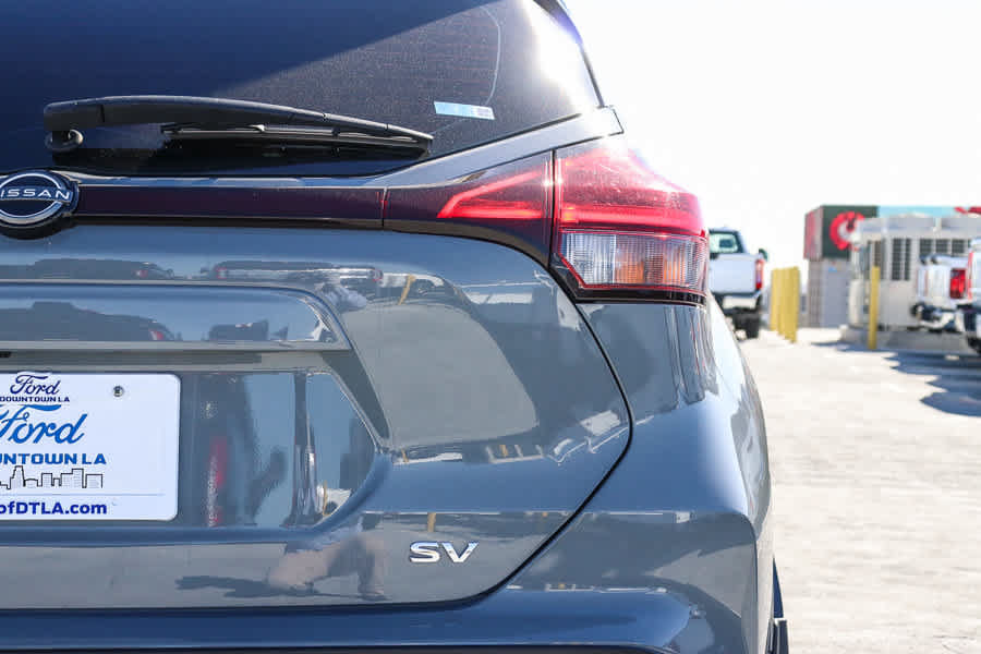Used 2022 Nissan Kicks SV FWD image 9