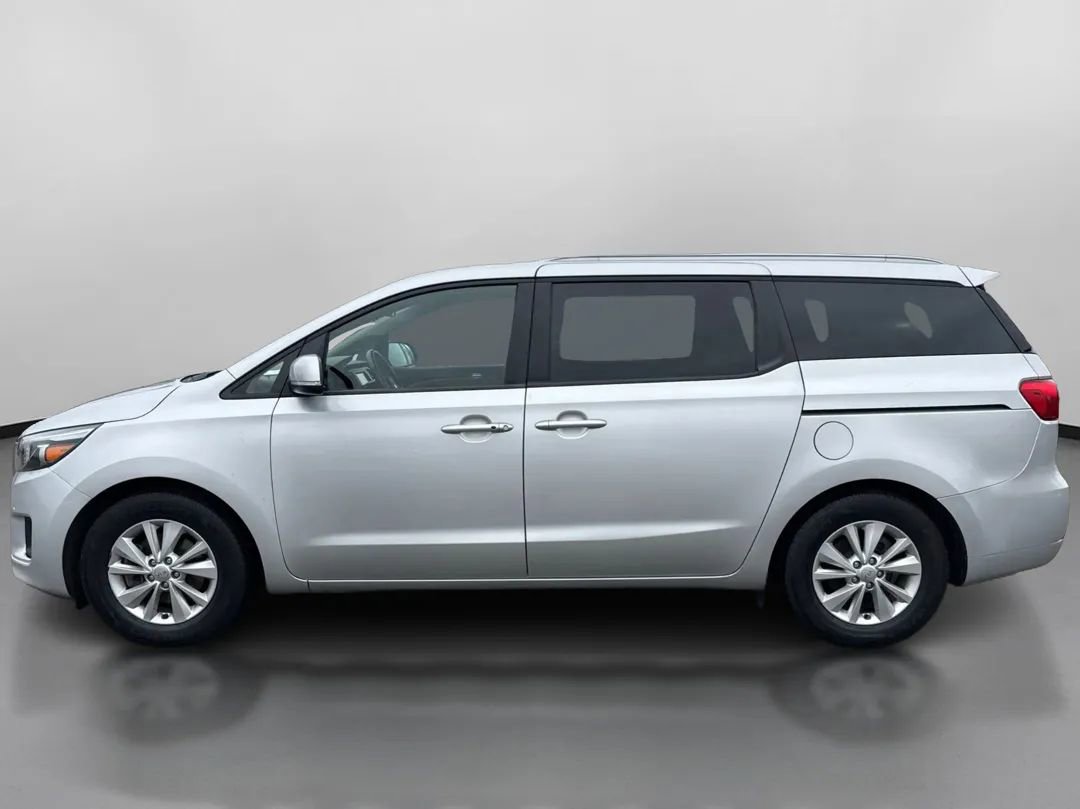Used 2018 Kia Sedona LX w/ LX Essentials Premium Package image 10