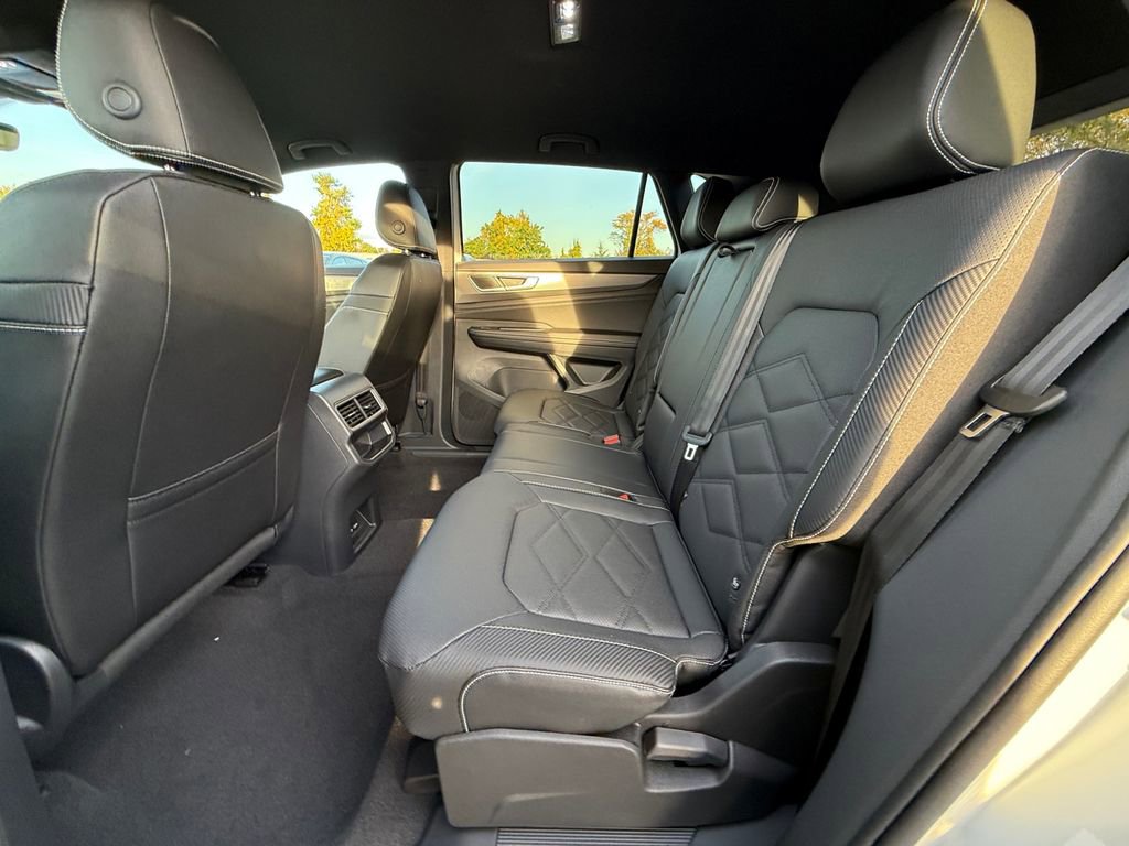 New 2026 Volkswagen Atlas Cross Sport SE image 19