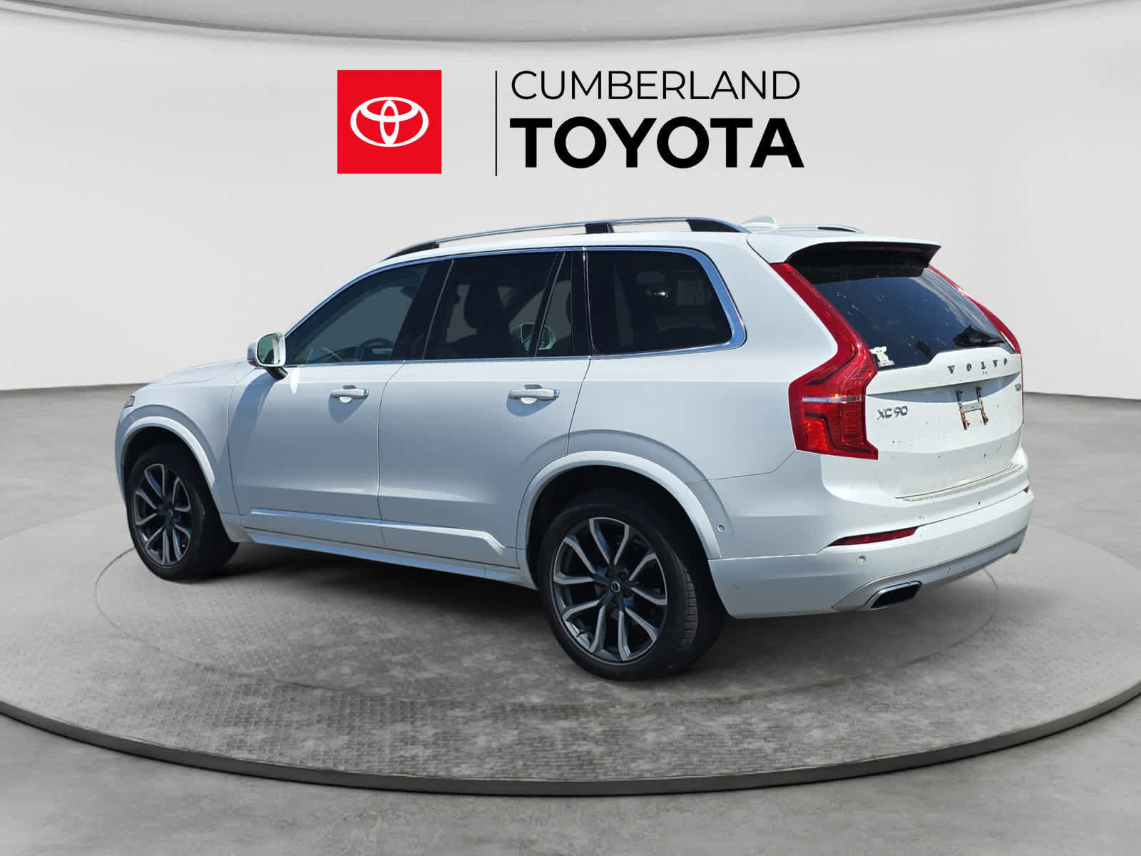 Used 2018 Volvo XC90 T6 Momentum w/ Convenience Package AWD/4WD image 3