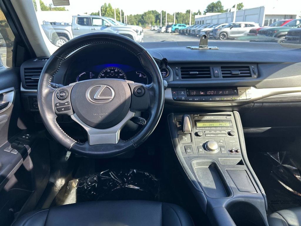 Used 2015 Lexus CT 200h w/ Seat Comfort Package FWD image 15