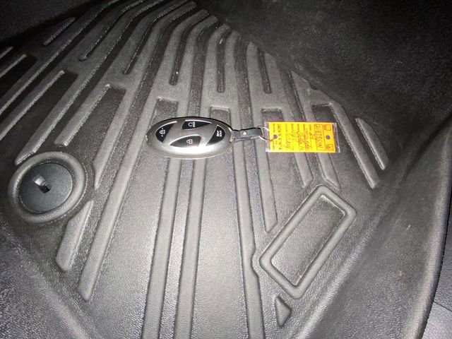 Used 2024 Hyundai Santa Fe SE FWD image 30