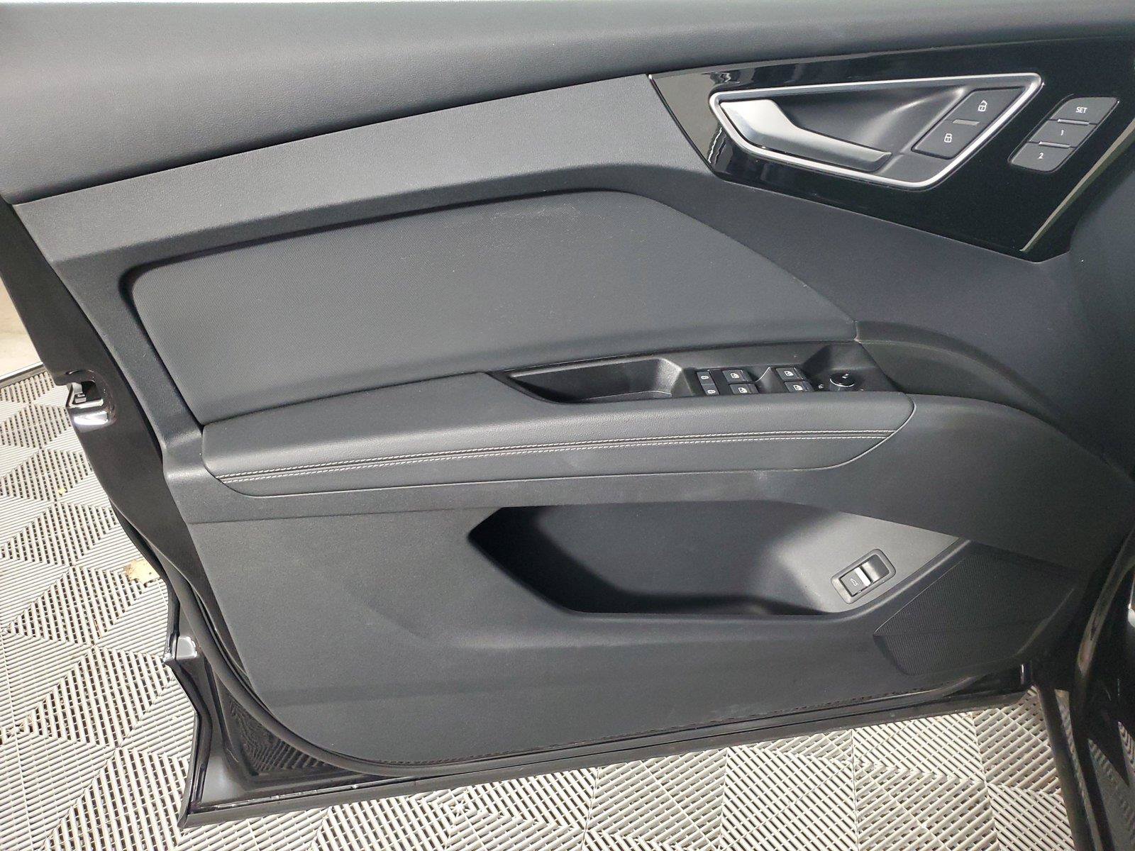 Used 2023 Audi Q4 e-tron Premium w/ Convenience Package AWD/4WD image 18