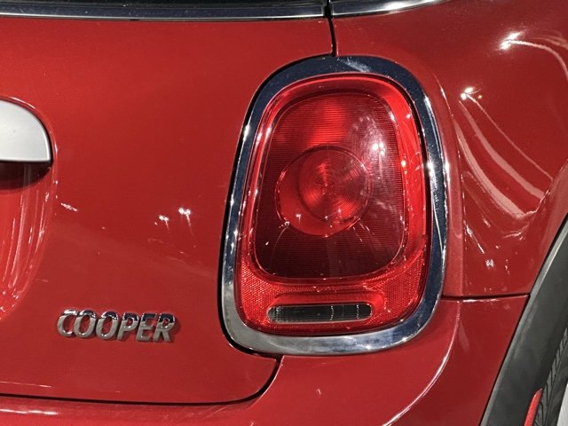 Used 2015 MINI Cooper 2-Door Hardtop image 15