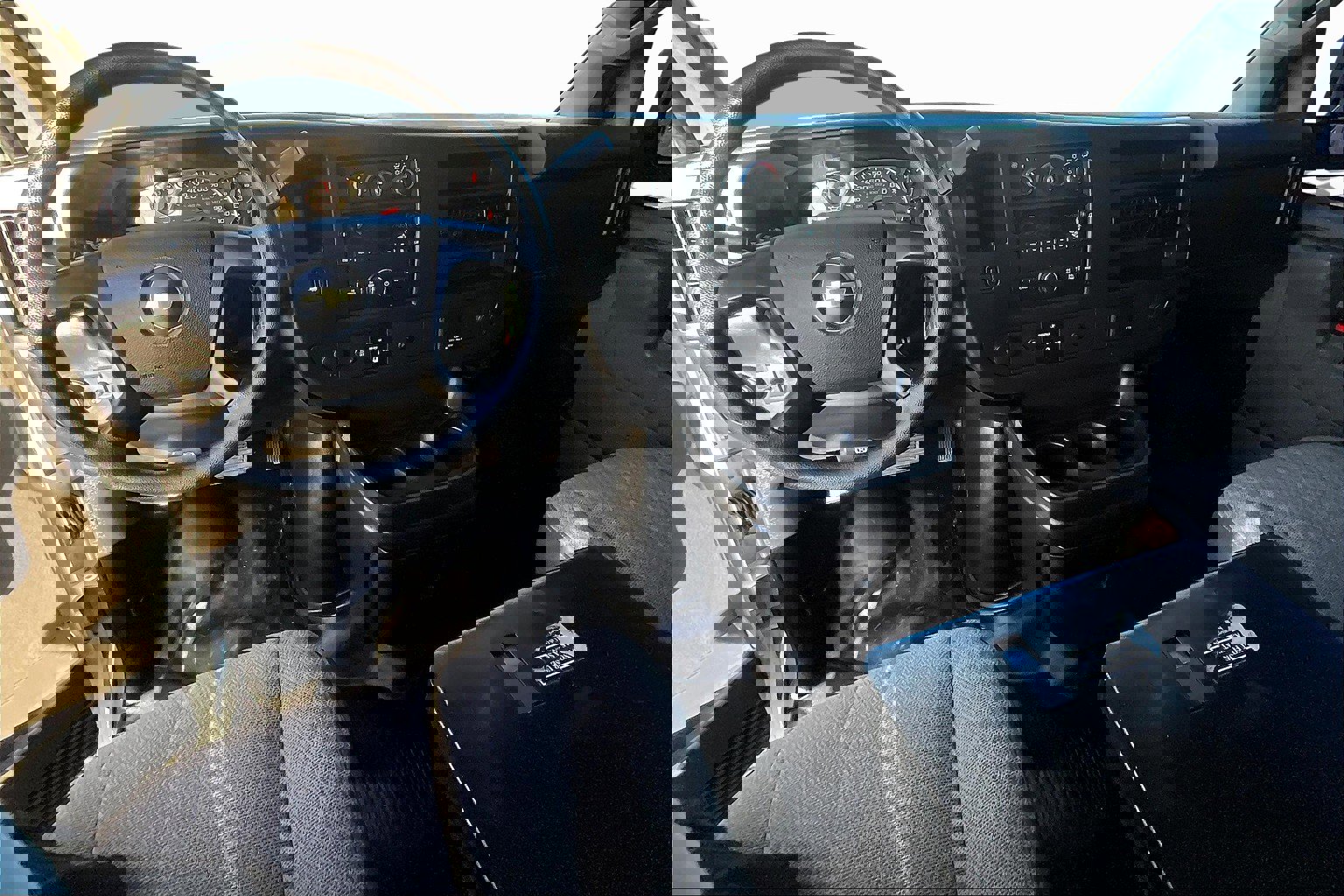 Used 2016 Chevrolet Express 2500 image 13