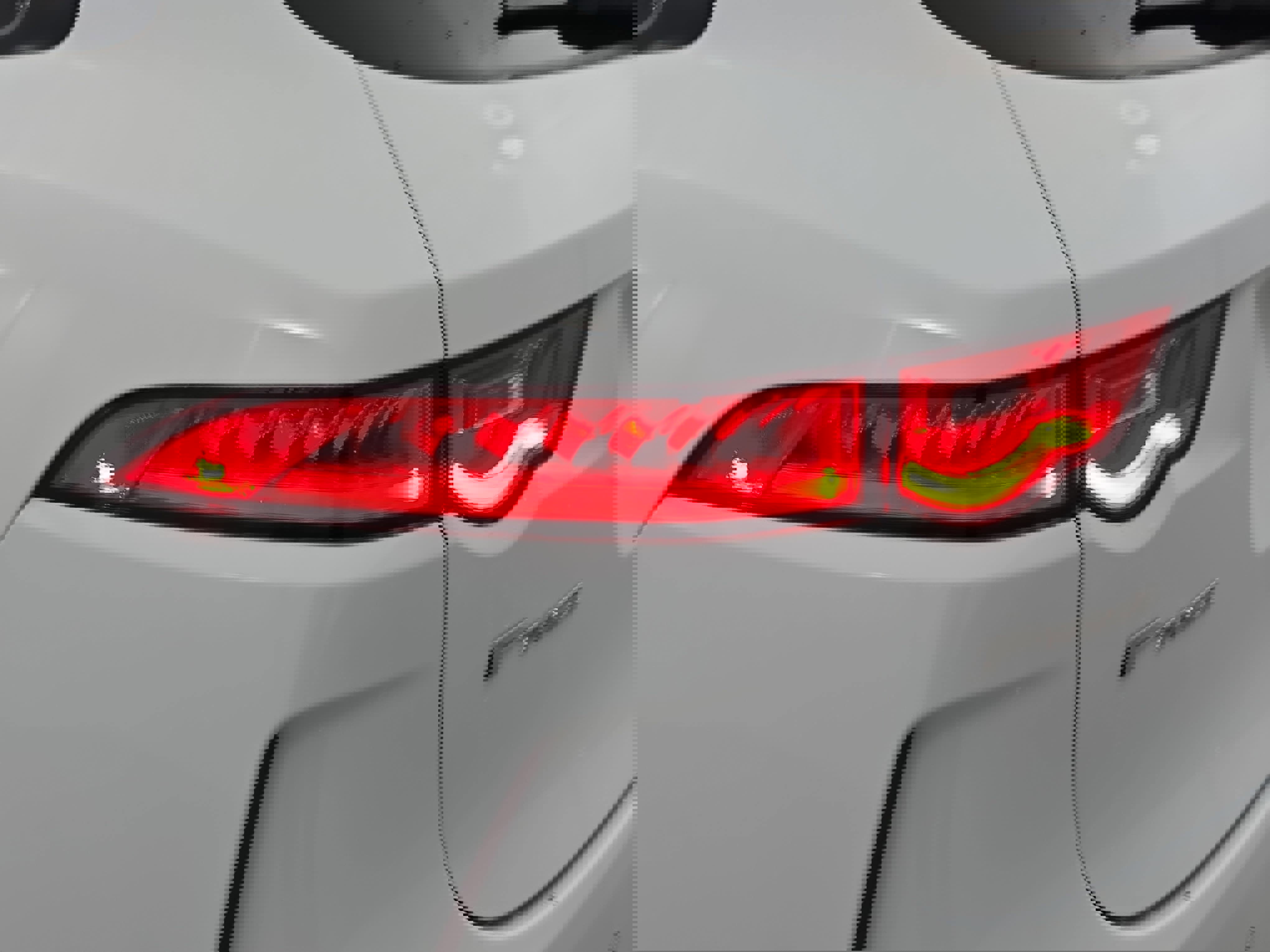 Used 2020 Jaguar F-PACE SVR image 35