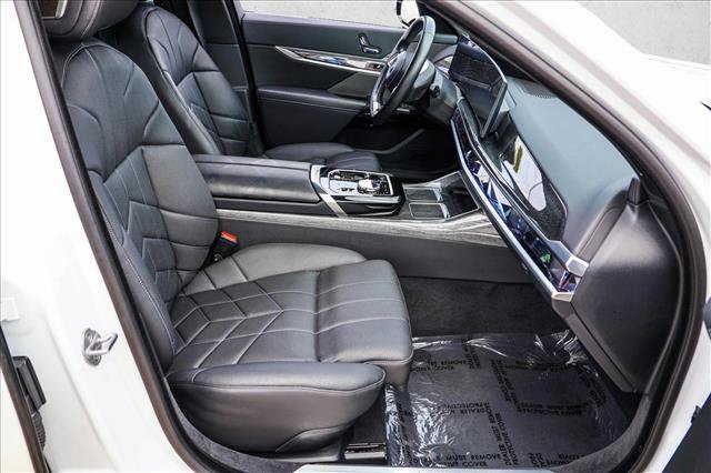 Used 2024 BMW i7 eDrive50 RWD image 28
