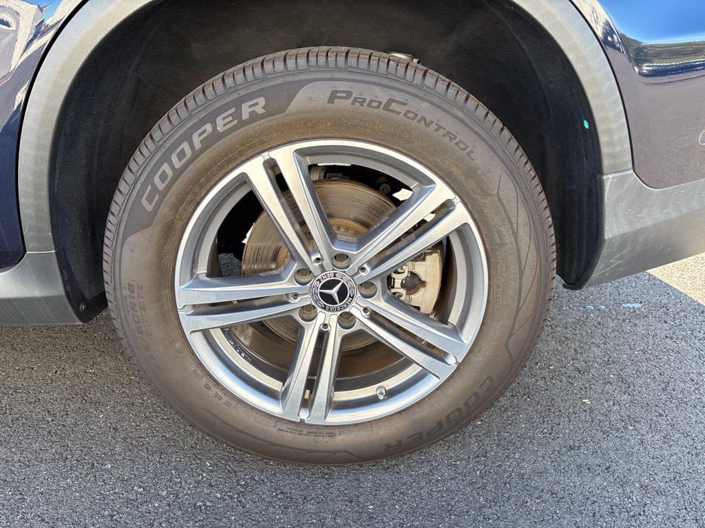 Used 2022 Mercedes-Benz GLC 300 w/ Premium Package Lite image 9