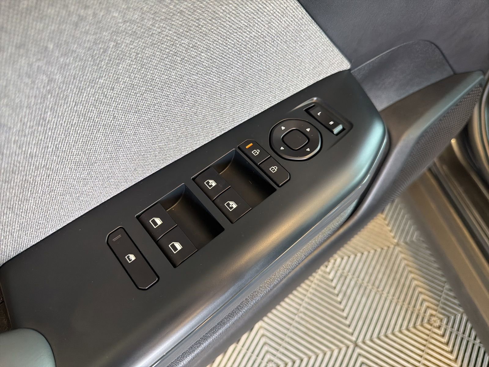 Used 2025 Kia K4 EX image 14