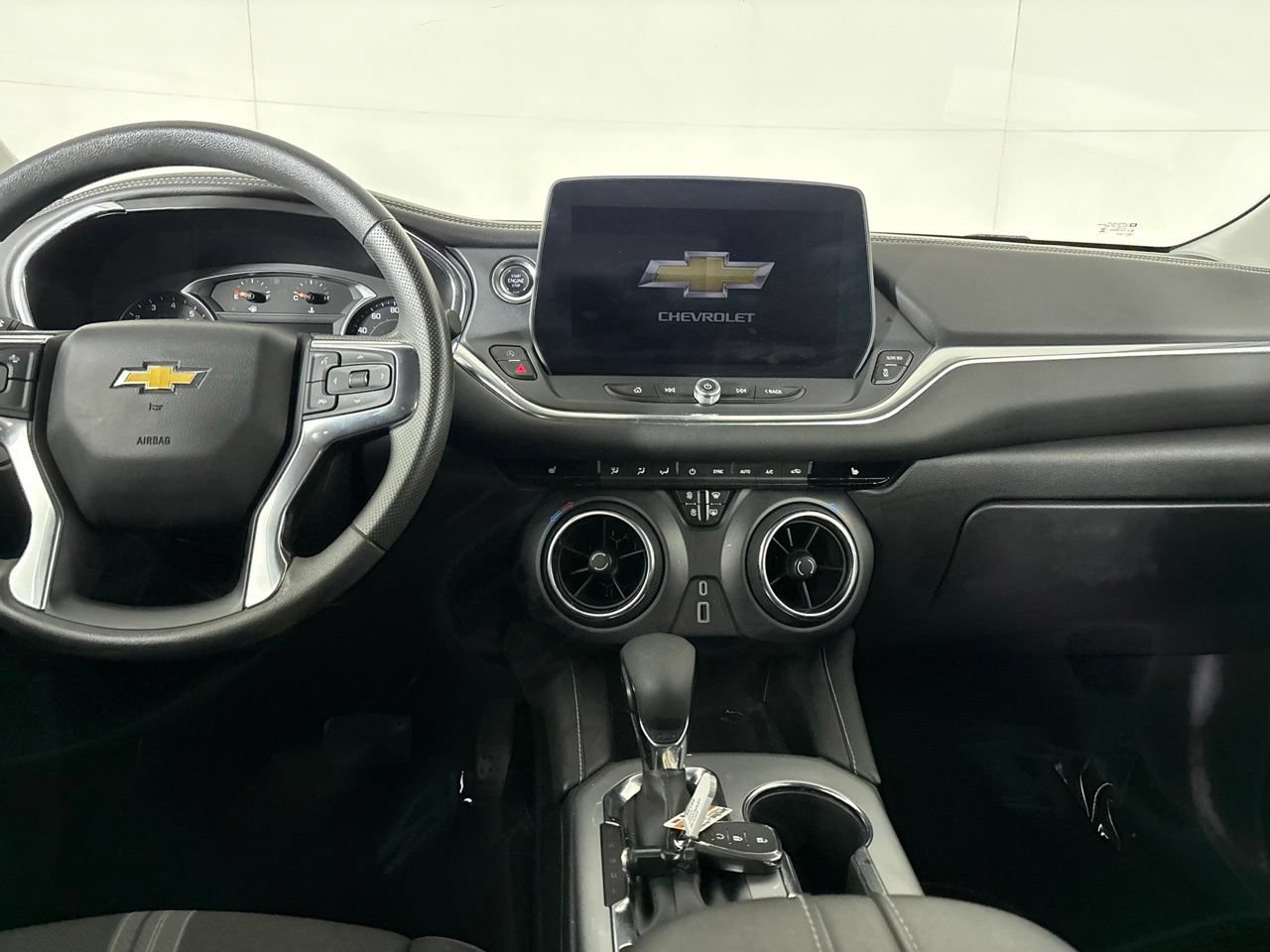Used 2025 Chevrolet Blazer LT AWD/4WD image 24