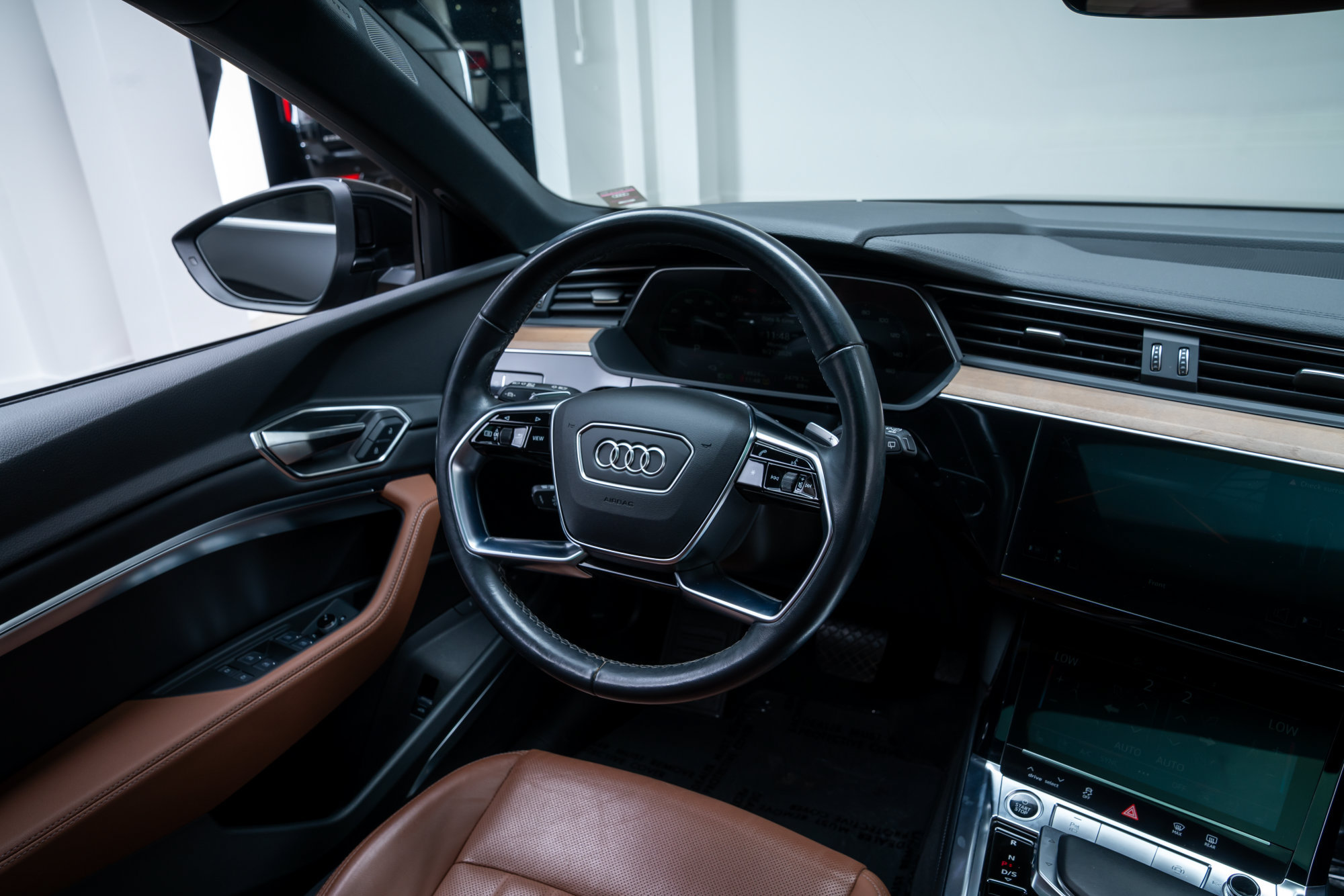 Used 2024 Audi Q8 e-tron Premium Plus w/ Premium Plus Package AWD/4WD image 10