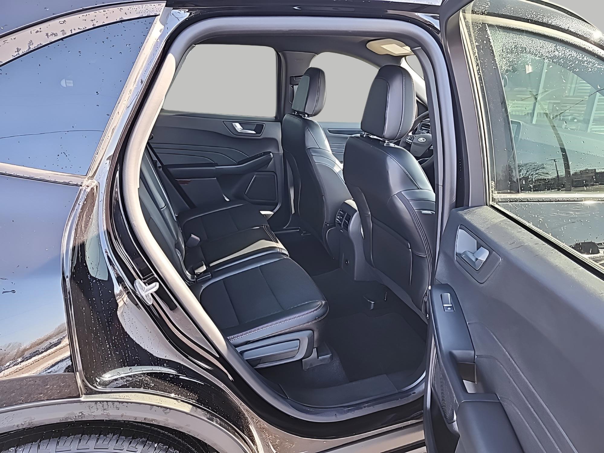 Certified 2025 Ford Escape ST-Line image 6