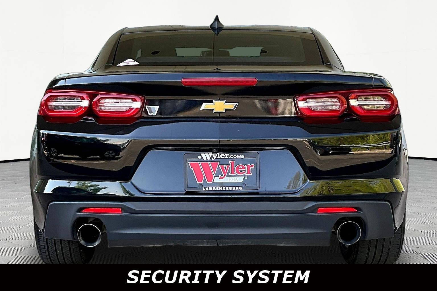 Used 2023 Chevrolet Camaro LT RWD image 5