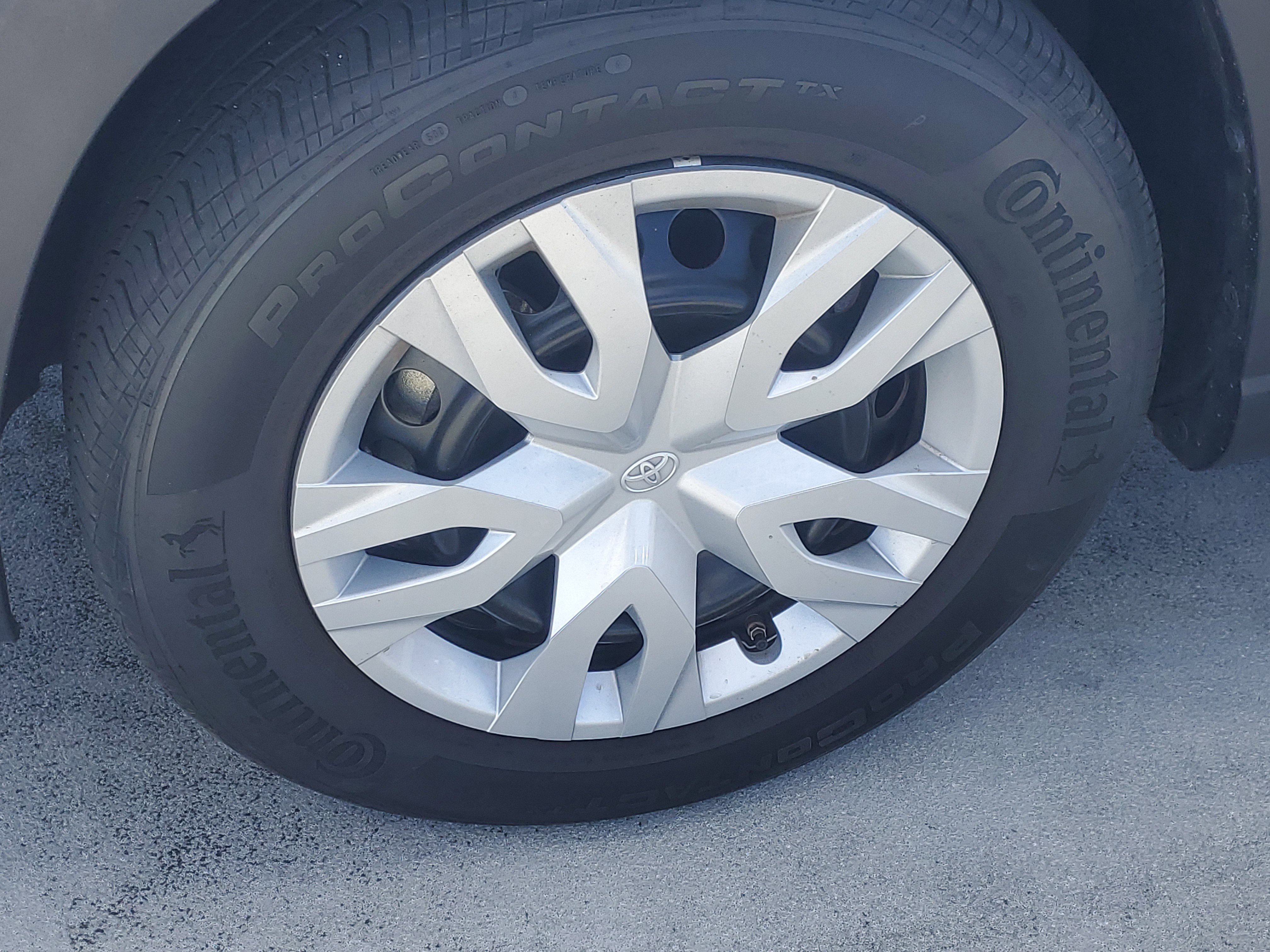 New 2023 Toyota Corolla Cross L image 33