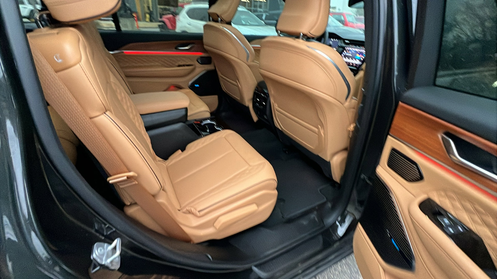 Used 2024 Jeep Grand Cherokee L Summit image 23