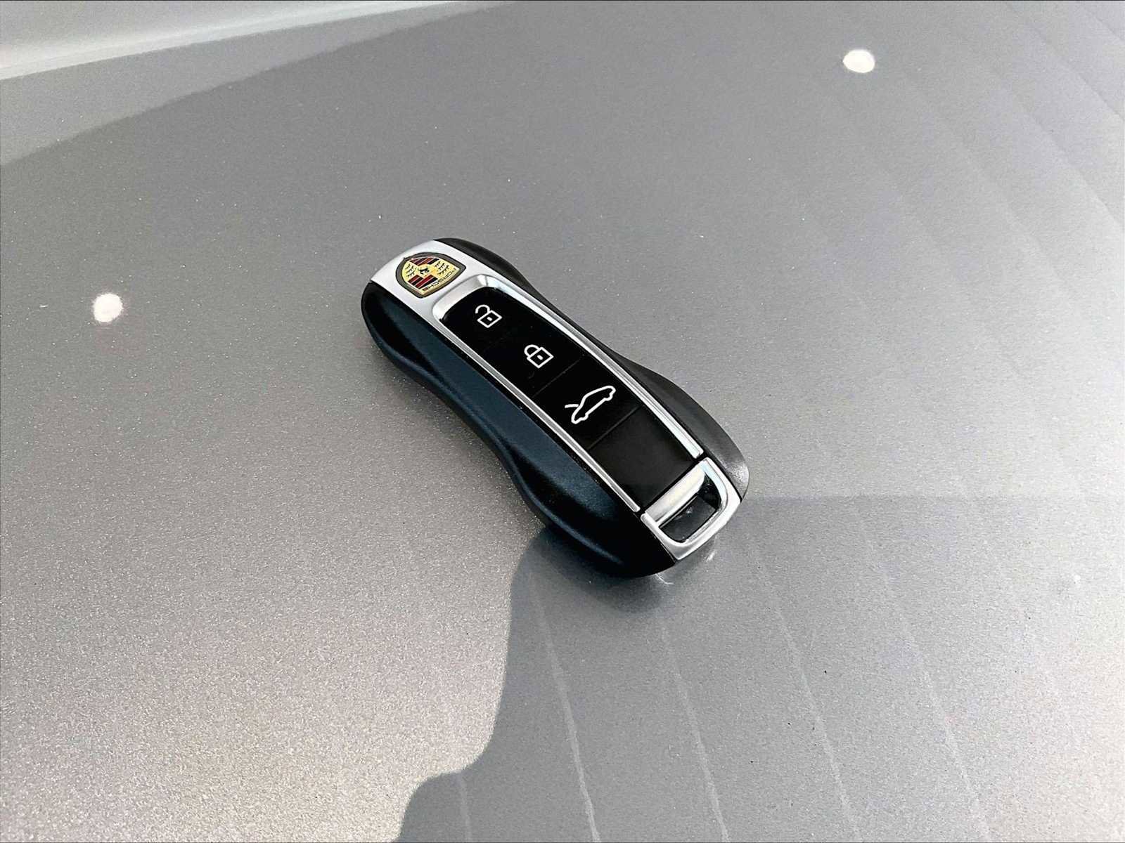 Used 2025 Porsche 911 Carrera 4 GTS image 31