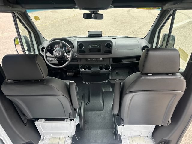 Used 2025 Mercedes-Benz Sprinter 2500 image 14