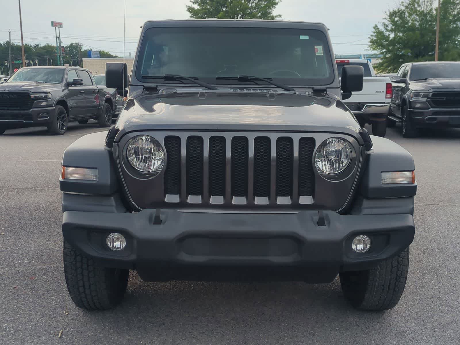 Certified 2018 Jeep Wrangler Unlimited Sport S AWD/4WD image 3