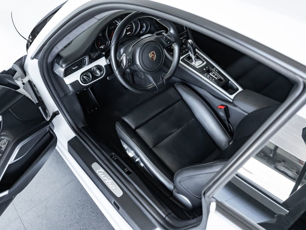 Certified 2016 Porsche 911 Turbo AWD/4WD image 4