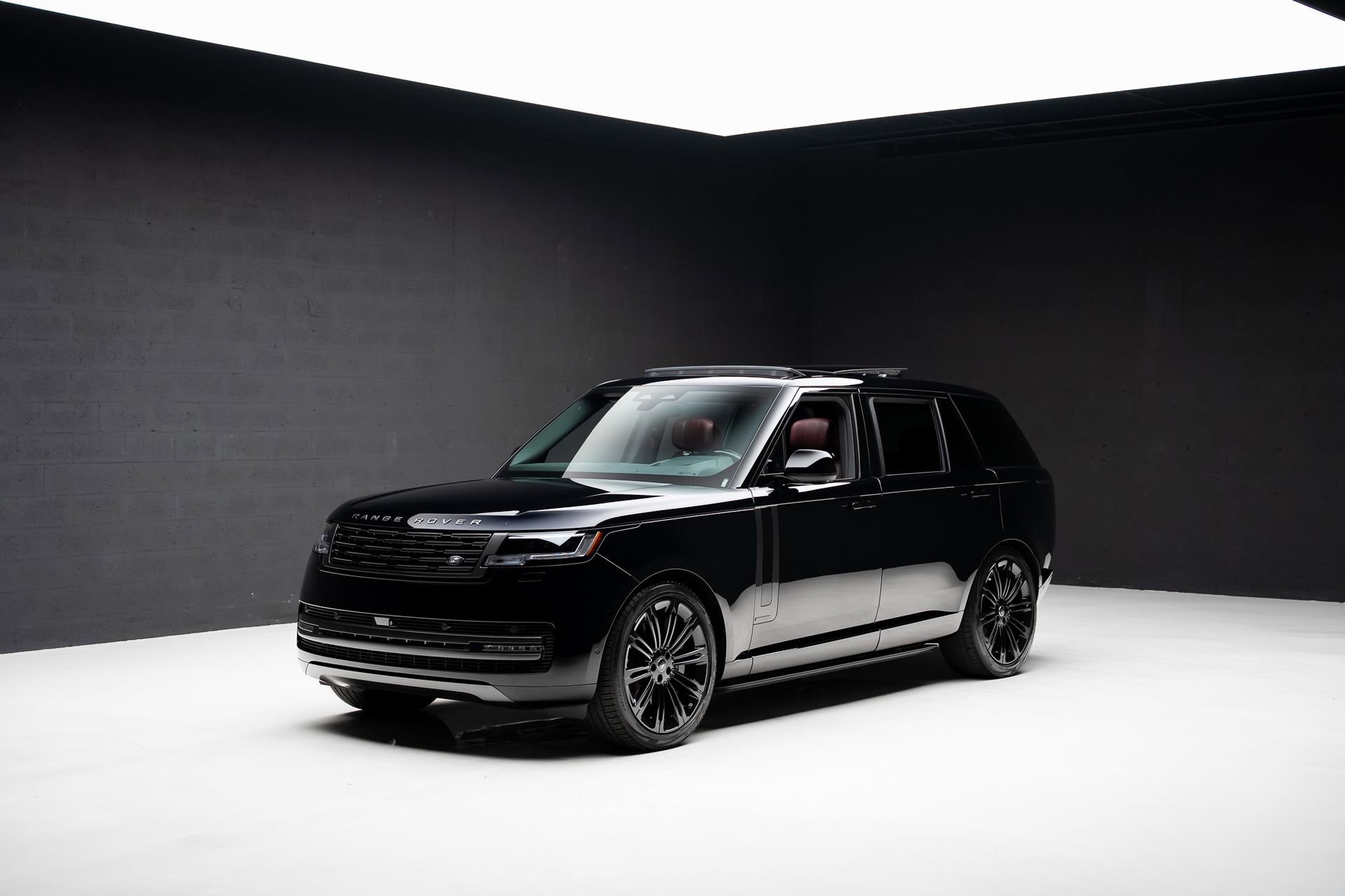Used 2024 Land Rover Range Rover Long Wheelbase Autobiography AWD/4WD image 4