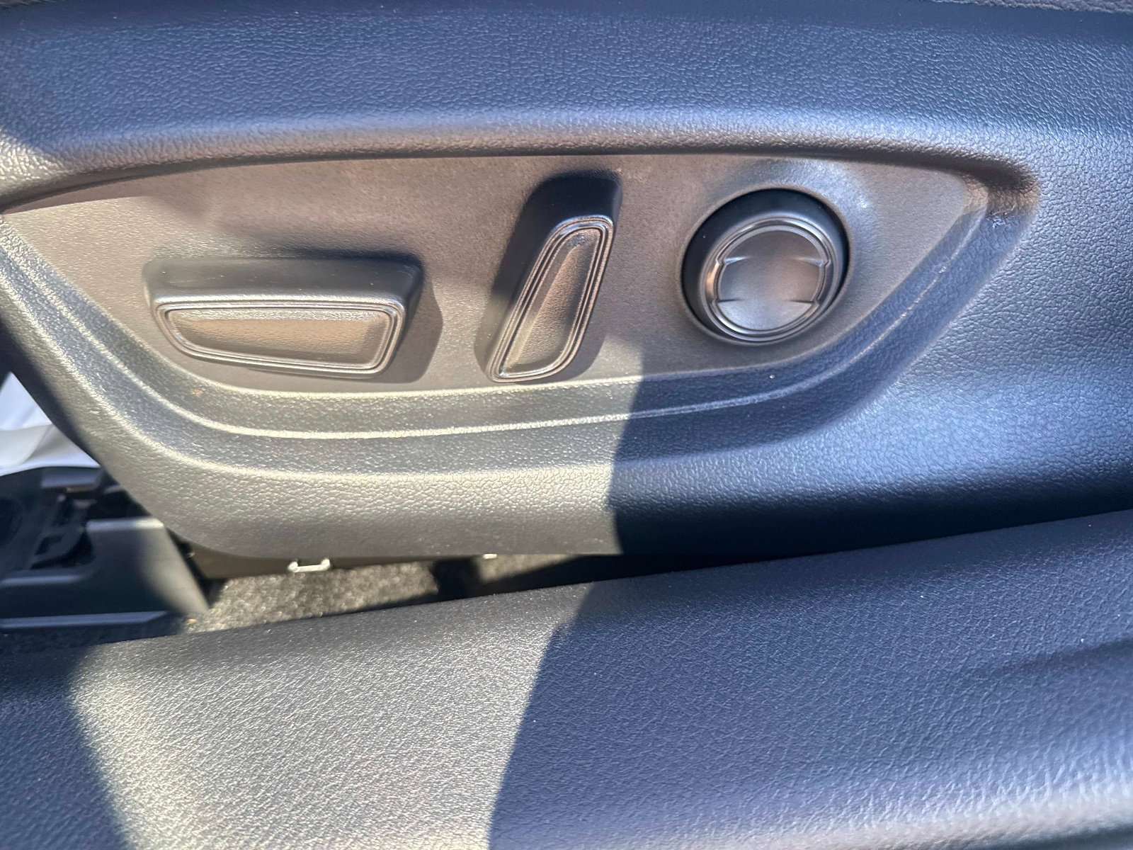 Used 2025 Toyota Camry SE image 17