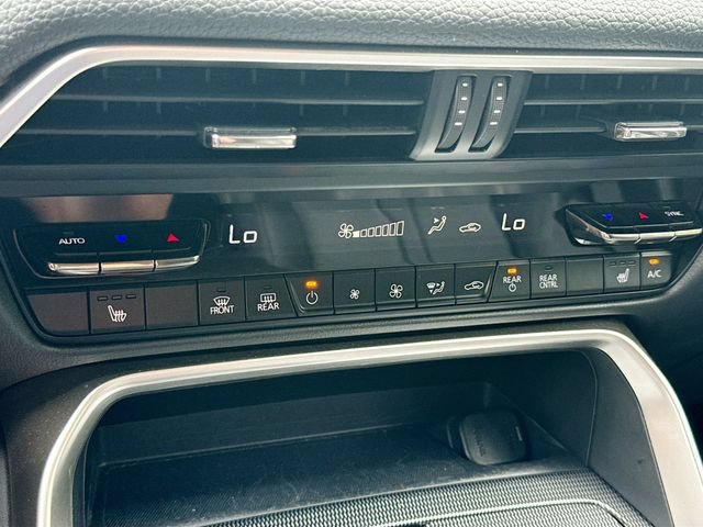 Certified 2024 MAZDA CX-90 Plug-In Hybrid w/ Preferred AWD/4WD image 17