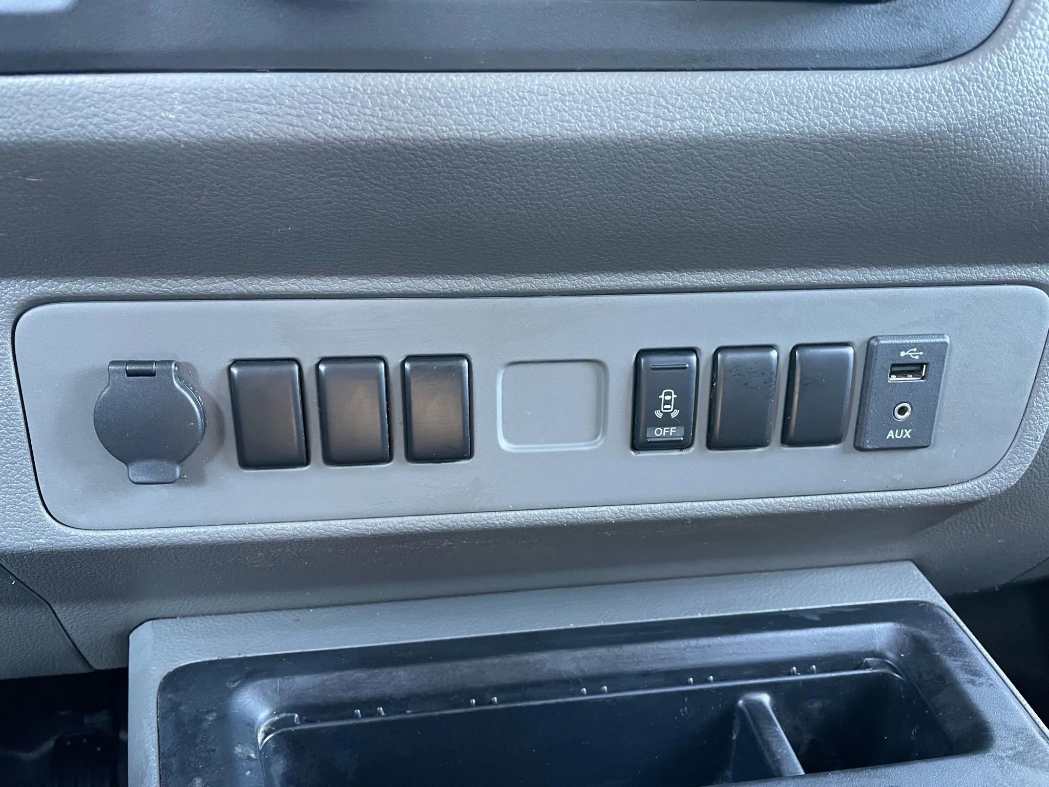 Used 2018 Nissan NV 1500 SV image 17