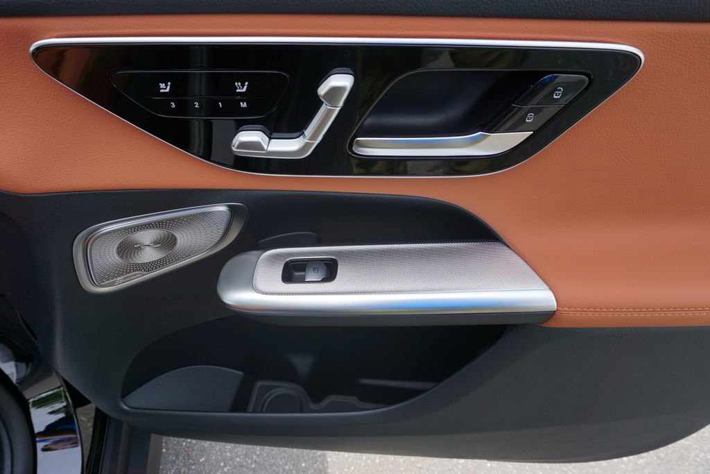 Certified 2025 Mercedes-Benz GLC 350e 4MATIC image 60