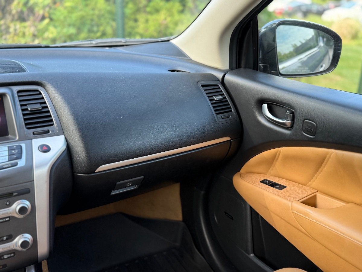 Used 2014 Nissan Murano CrossCabriolet w/ Navigation Package AWD/4WD image 21