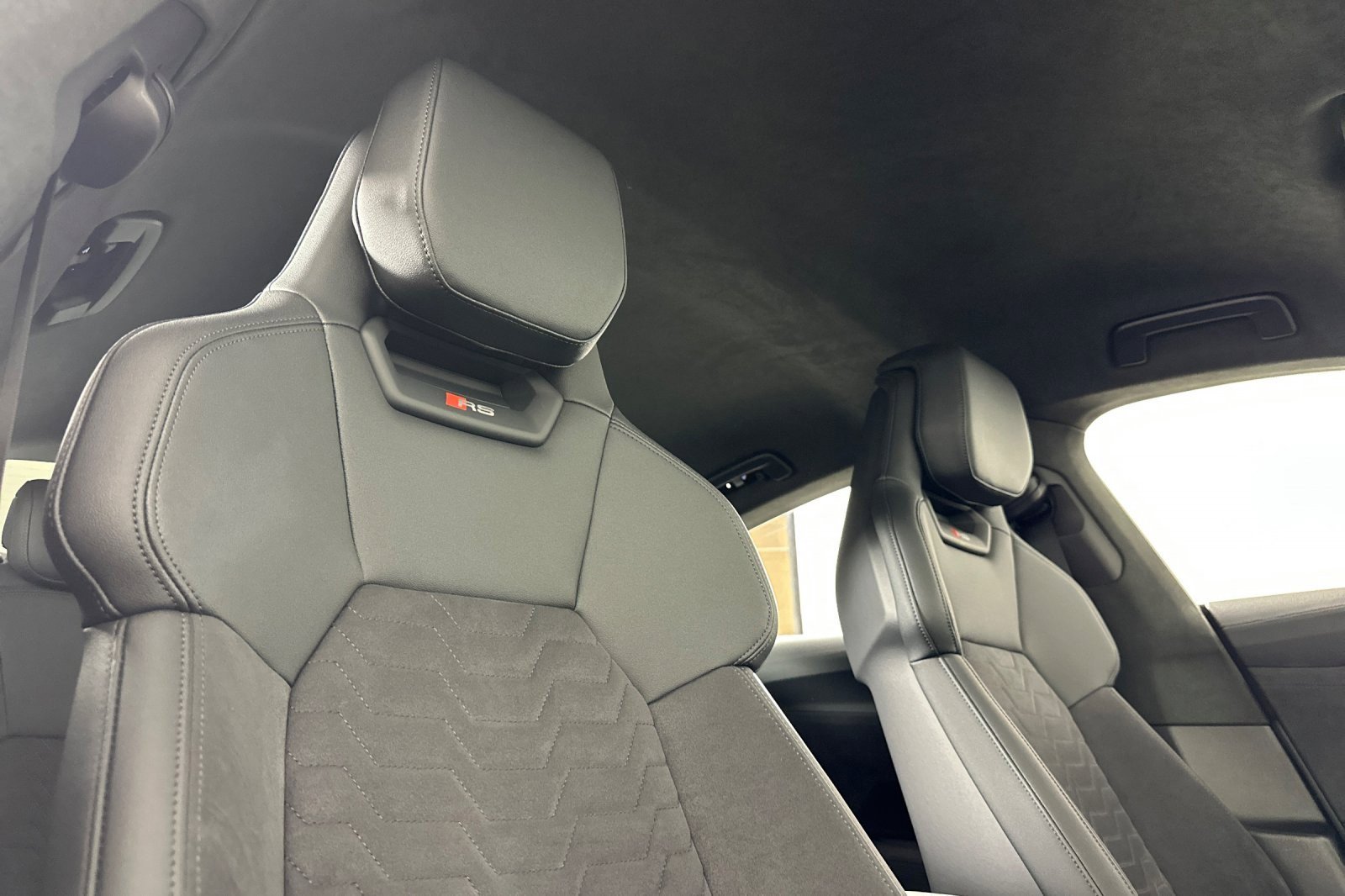 Certified 2024 Audi RS e-tron GT w/ Carbon Performance Package image 15