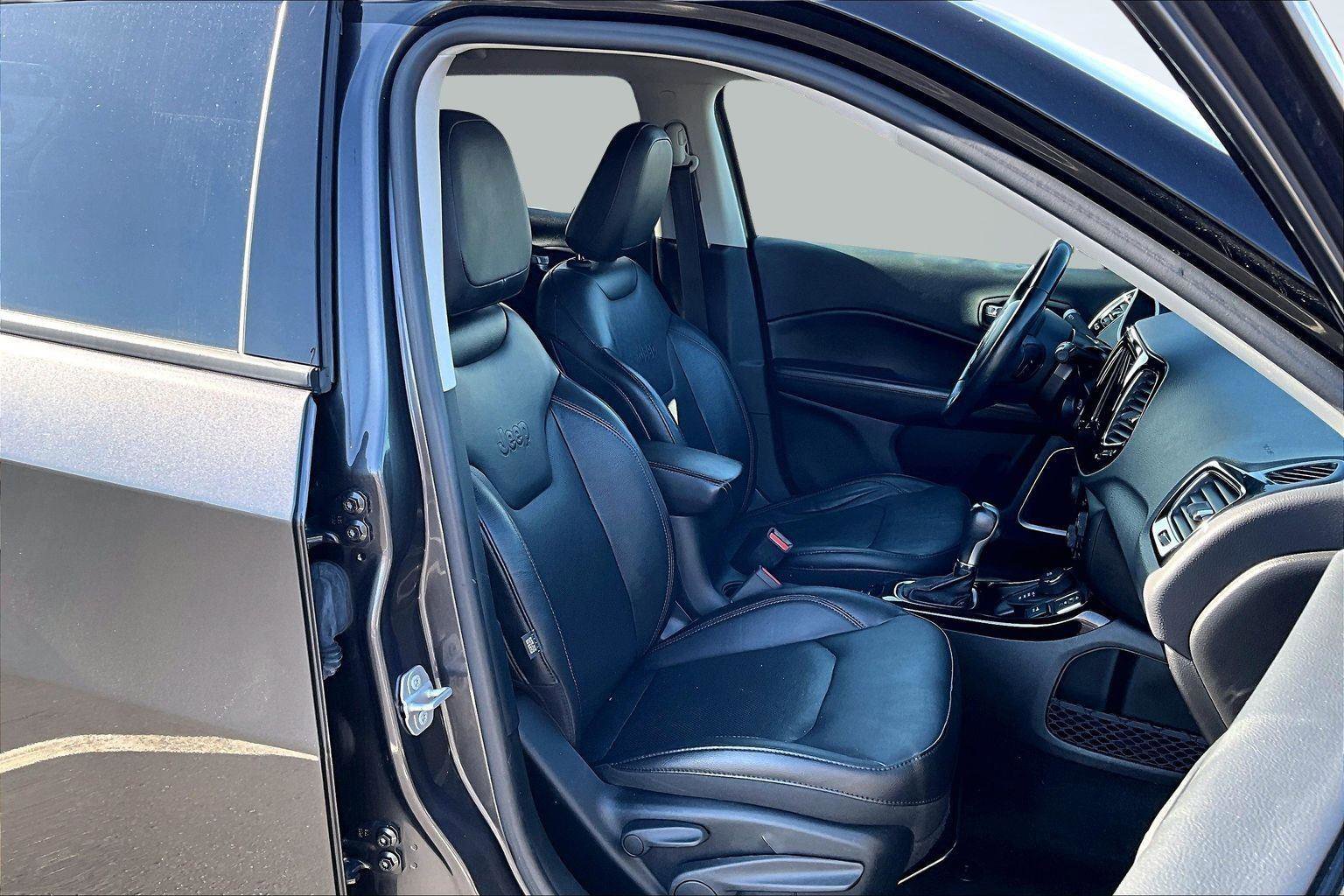 Used 2018 Jeep Compass Limited image 8