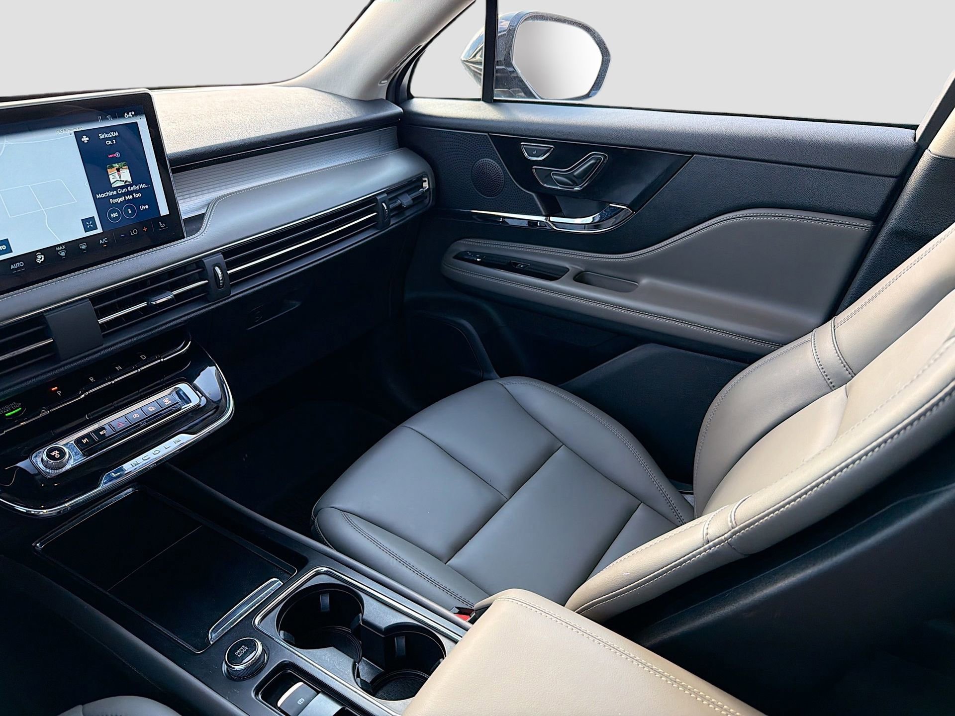 Used 2025 Lincoln Corsair FWD image 24