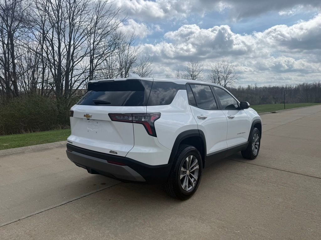 Used 2025 Chevrolet Equinox LT image 3