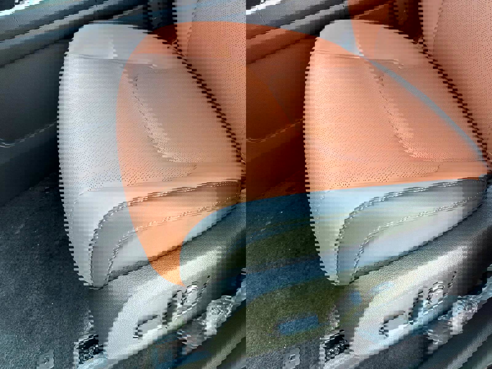 New 2026 Kia Carnival SX image 17