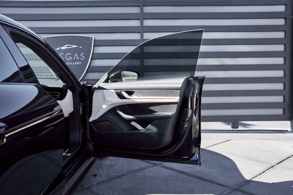 Used 2020 Porsche Taycan Turbo S image 24