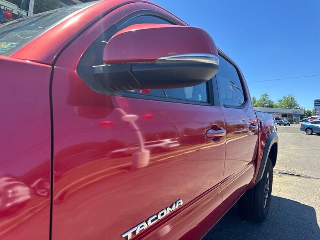 Used 2017 Toyota Tacoma TRD Off-Road w/ Tow Package (A/T) AWD/4WD image 25