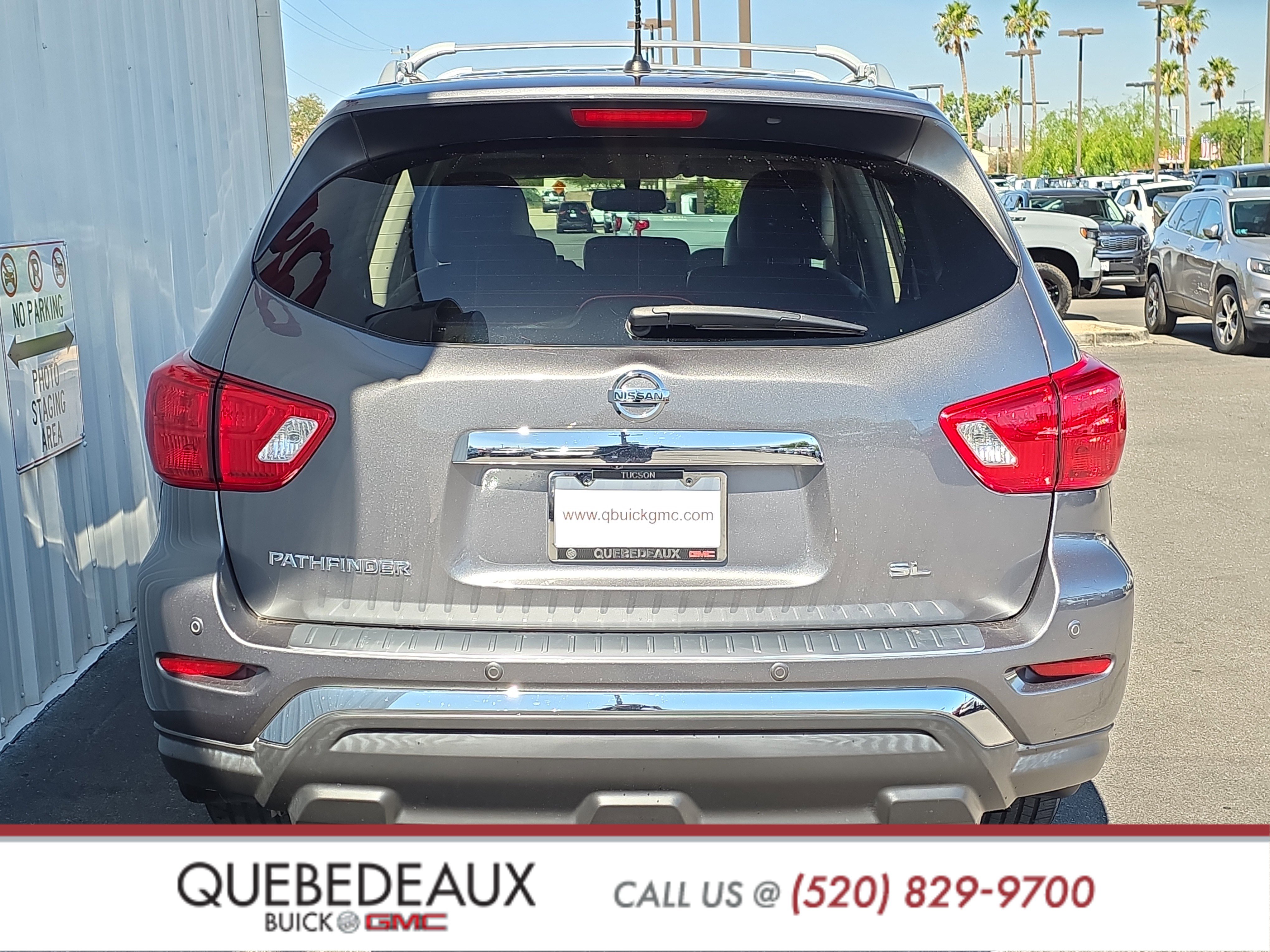 Used 2017 Nissan Pathfinder SL FWD image 6