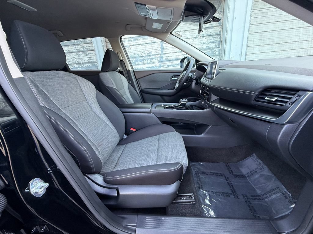 Used 2023 Nissan Rogue SV FWD image 24