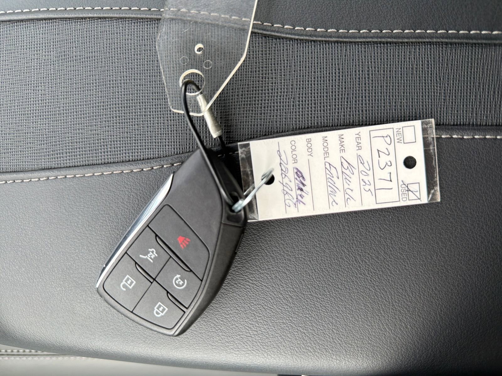 Used 2025 Buick Enclave Preferred image 26