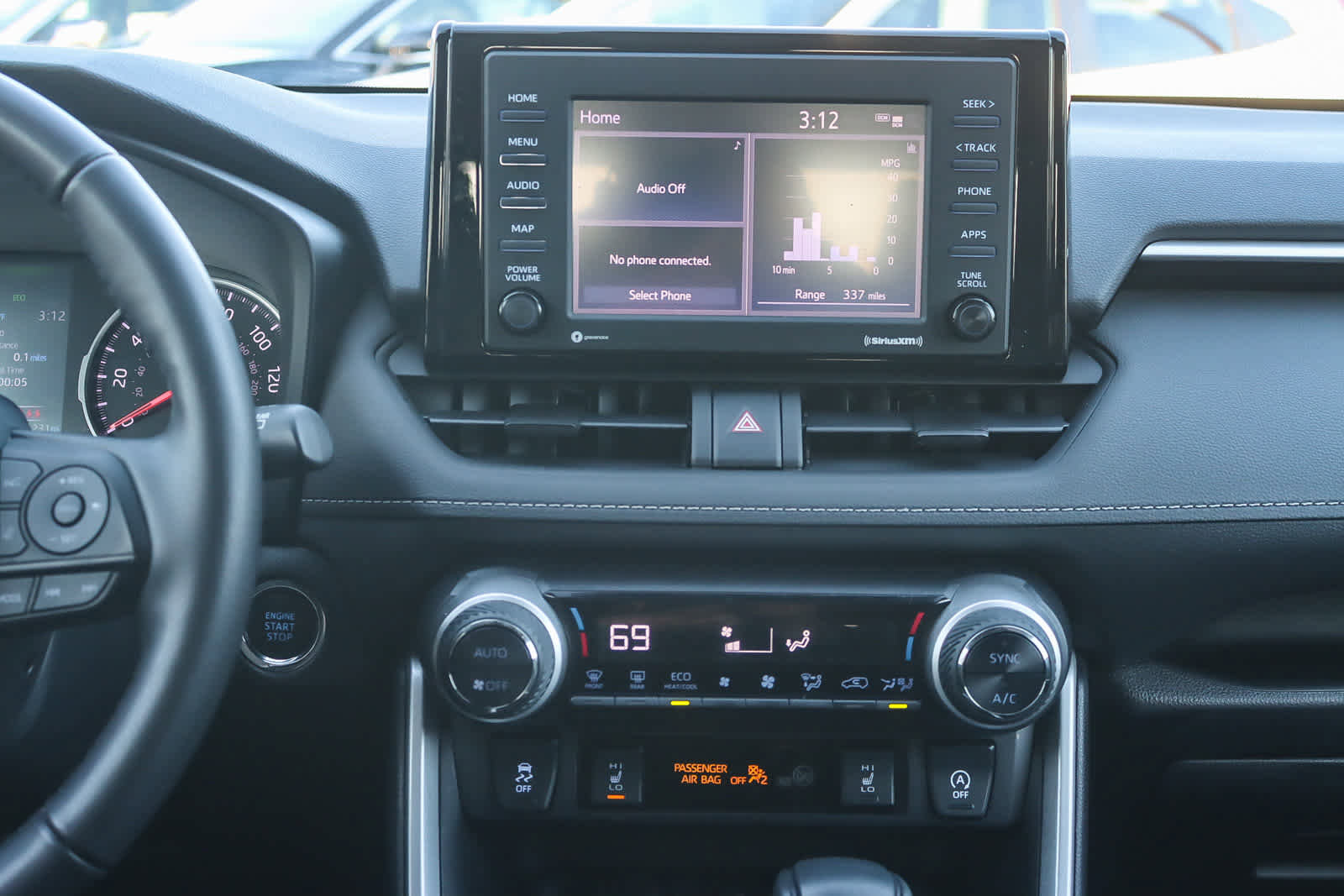 Used 2020 Toyota RAV4 XLE image 12