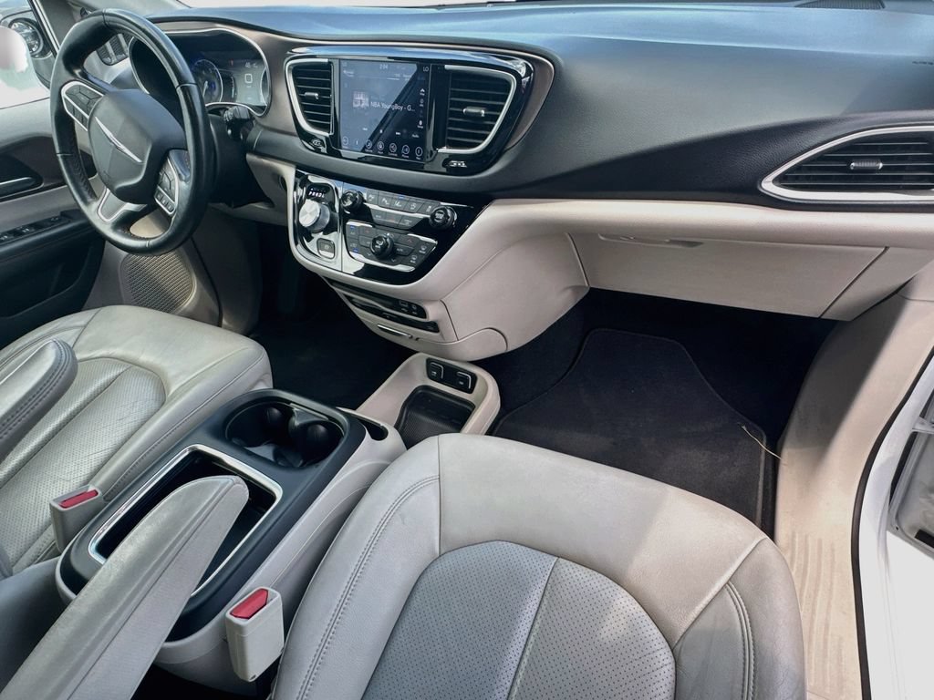 Used 2019 Chrysler Pacifica Touring-L Plus w/ Advanced Safetytec Group FWD image 33