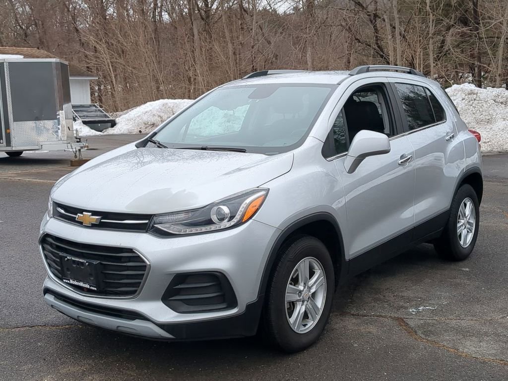 Used 2019 Chevrolet Trax LT w/ LT Convenience Package AWD/4WD image 2