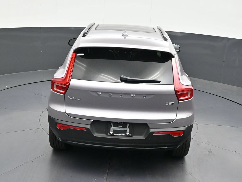 New 2026 Volvo XC40 B5 Plus w/ Climate Package AWD/4WD image 16