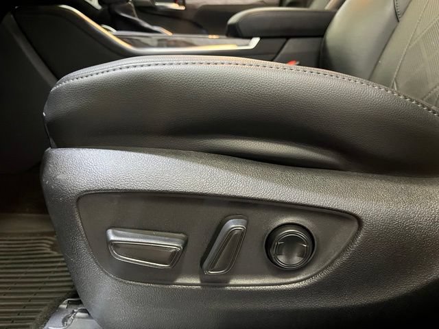 Used 2023 Toyota Highlander Platinum AWD/4WD image 17