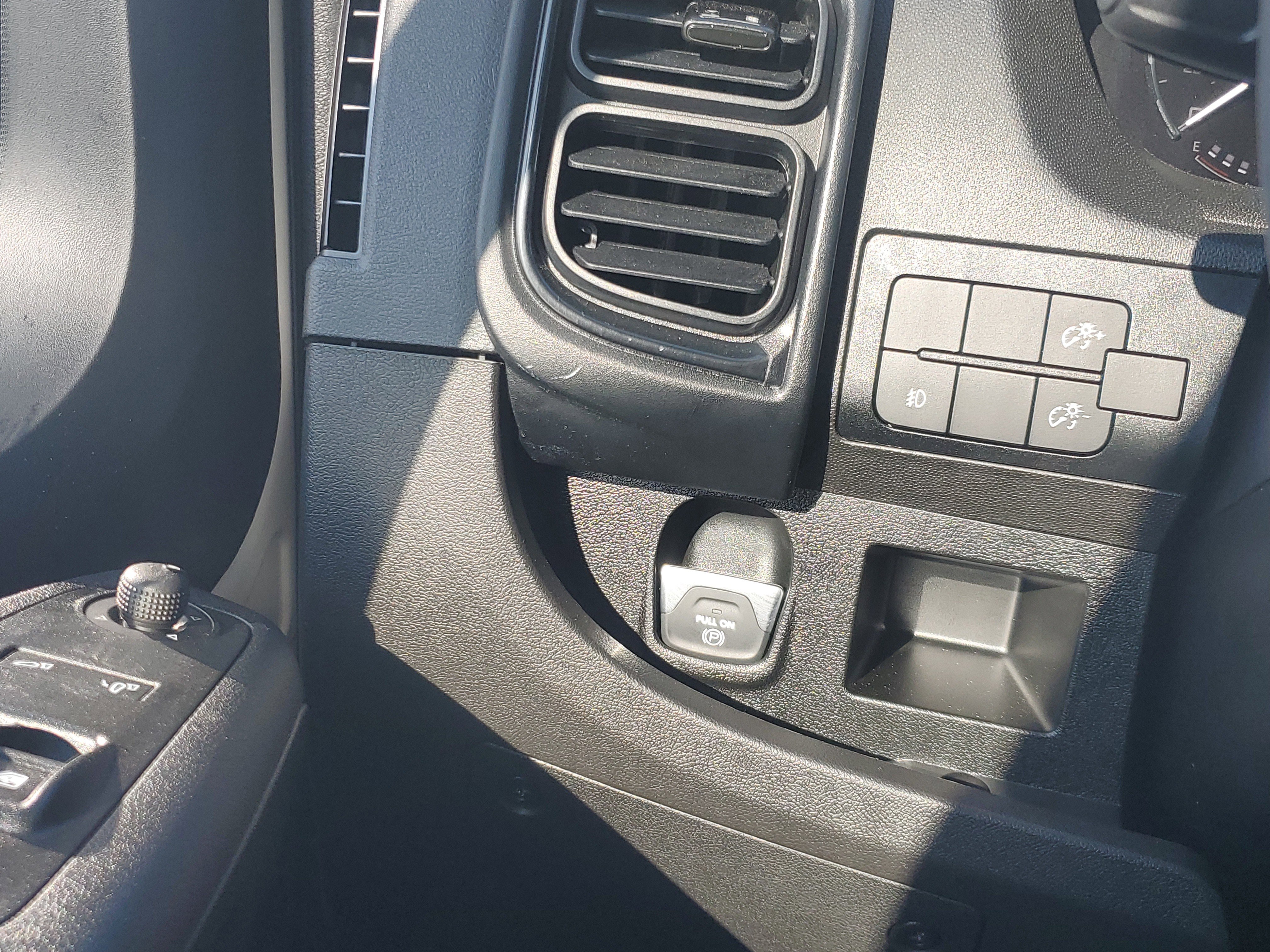 Used 2025 RAM ProMaster 2500 w/ Safety Group image 11