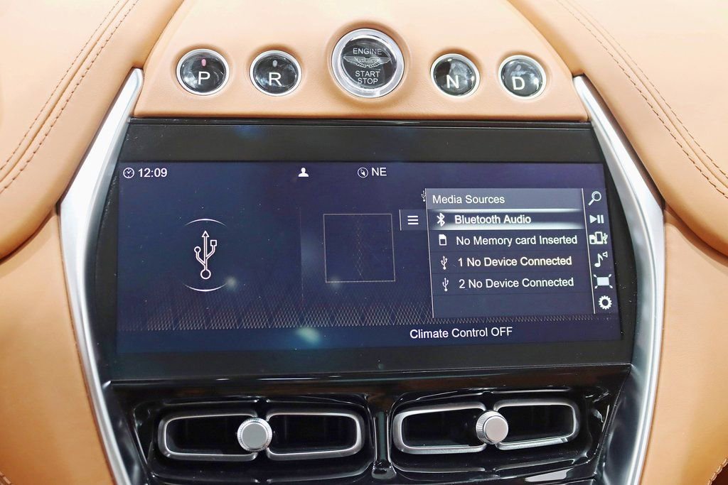 Used 2023 Aston Martin DBX image 25