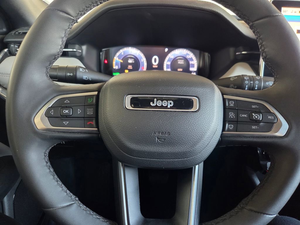 Certified 2024 Jeep Compass Limited w/ Elite Group AWD/4WD image 8