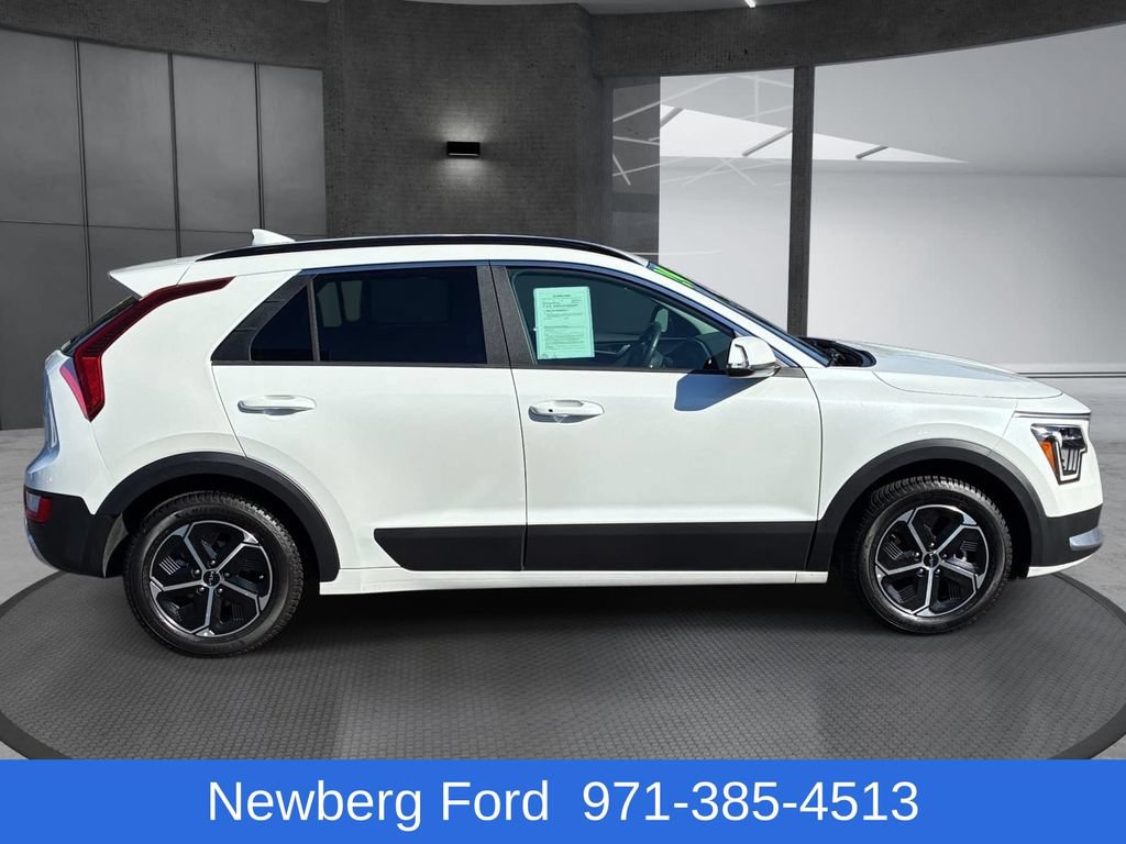 Used 2024 Kia Niro EX FWD image 4