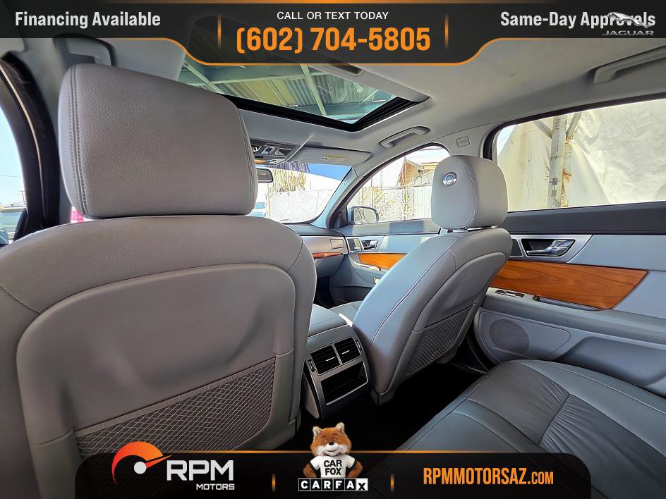 Used 2010 Jaguar XF Luxury image 17